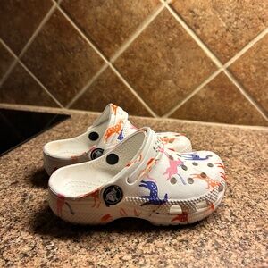 toddler girl crocs euc, size 9